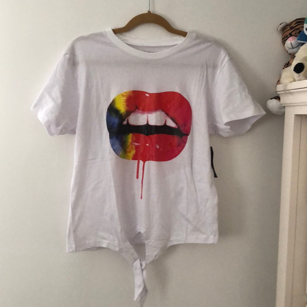On Fire Graphic t-shirt with tie hem